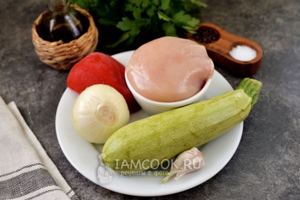 Курица с кабачками и болгарским перцем (на сковороде)