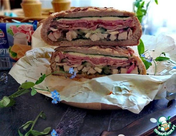 Большой бутерброд для пикника